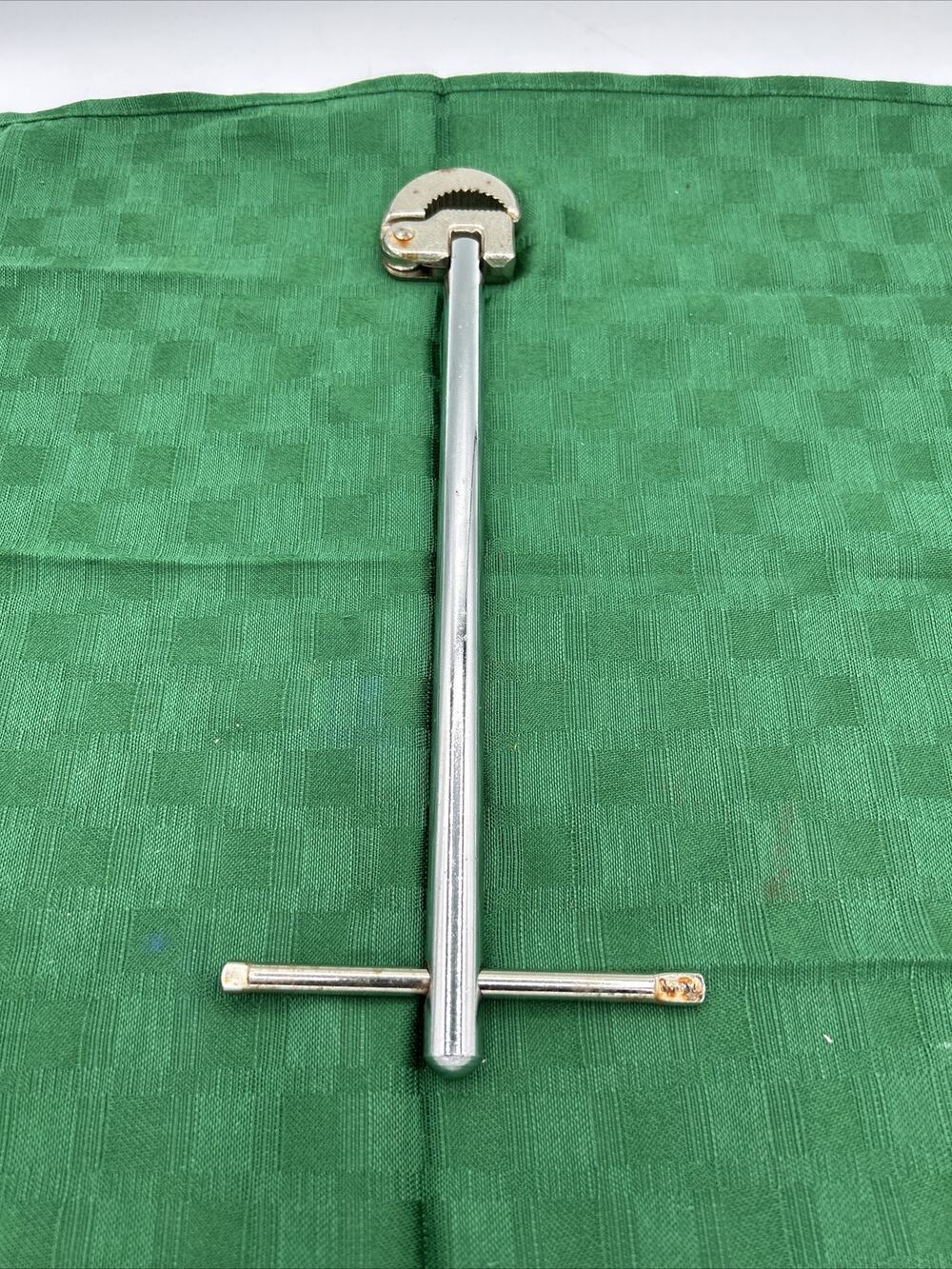 11” Washbasin wrench